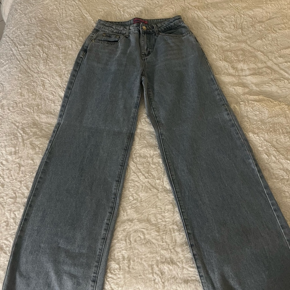 Edikted Wide-Leg High-Rise Jeans - Slate Wash Blue. Size XS. Fire 24/25 waist